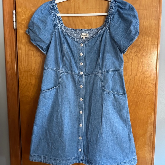 Madewell Dresses & Skirts - Madewell Kylie Puff Sleeve Denim Dress